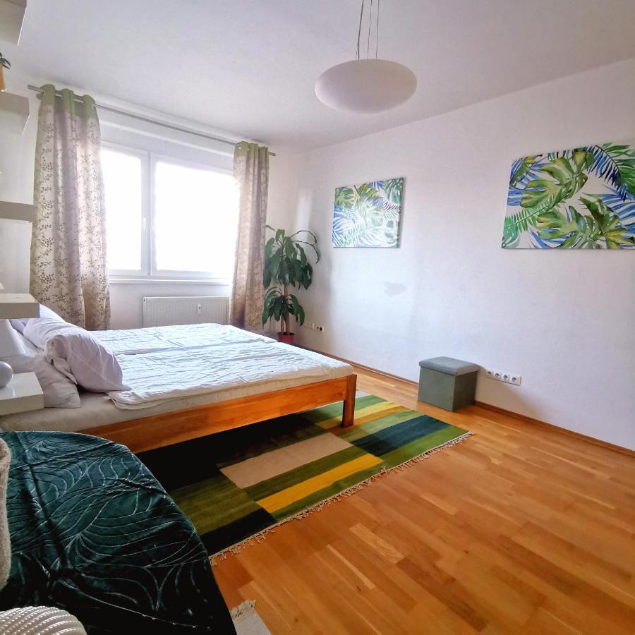 Cozyhome Retro Apartment Μπρατισλάβα Εξωτερικό φωτογραφία