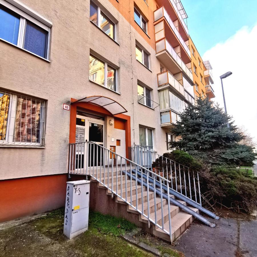 Cozyhome Retro Apartment Μπρατισλάβα Εξωτερικό φωτογραφία