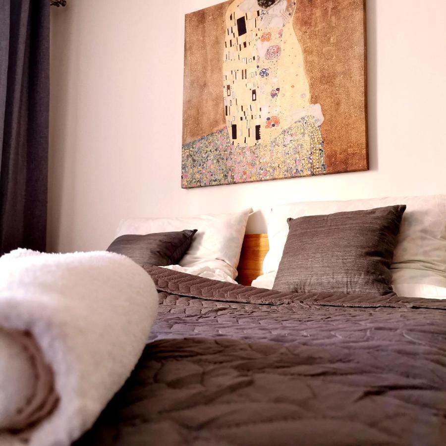 Cozyhome Retro Apartment Μπρατισλάβα Εξωτερικό φωτογραφία